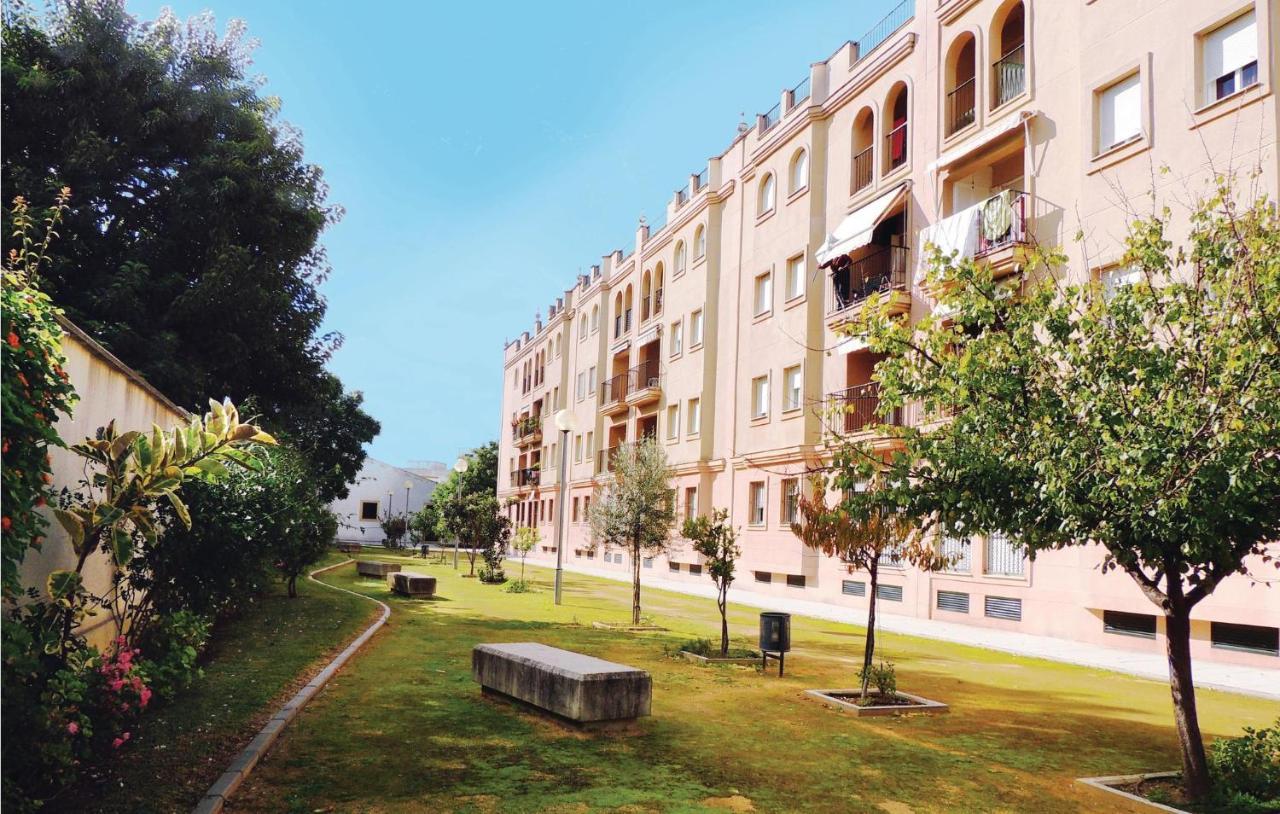 3 Bedroom Nice Apartment In Jerez De La Frontera Exteriör bild