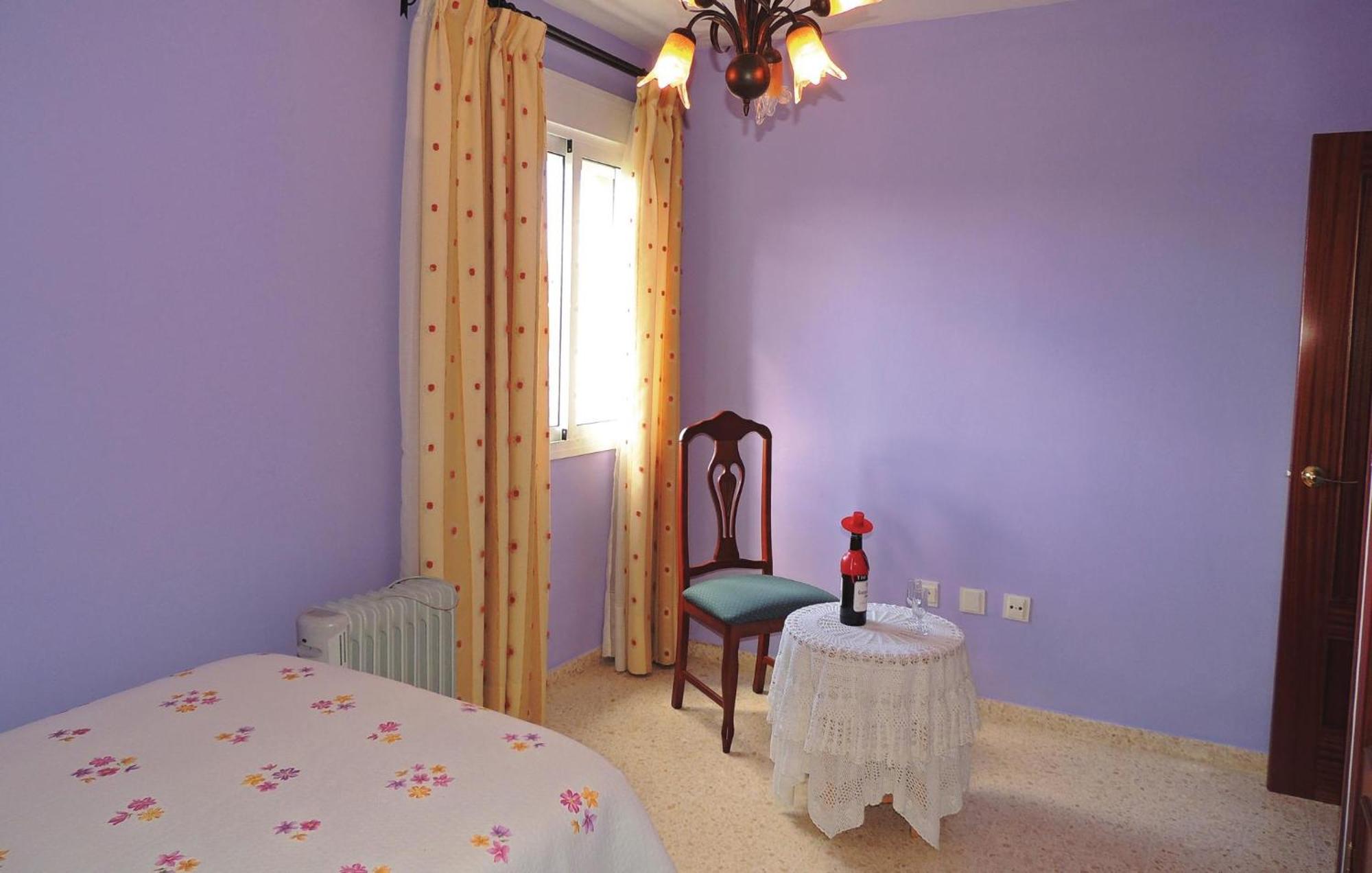 3 Bedroom Nice Apartment In Jerez De La Frontera Exteriör bild