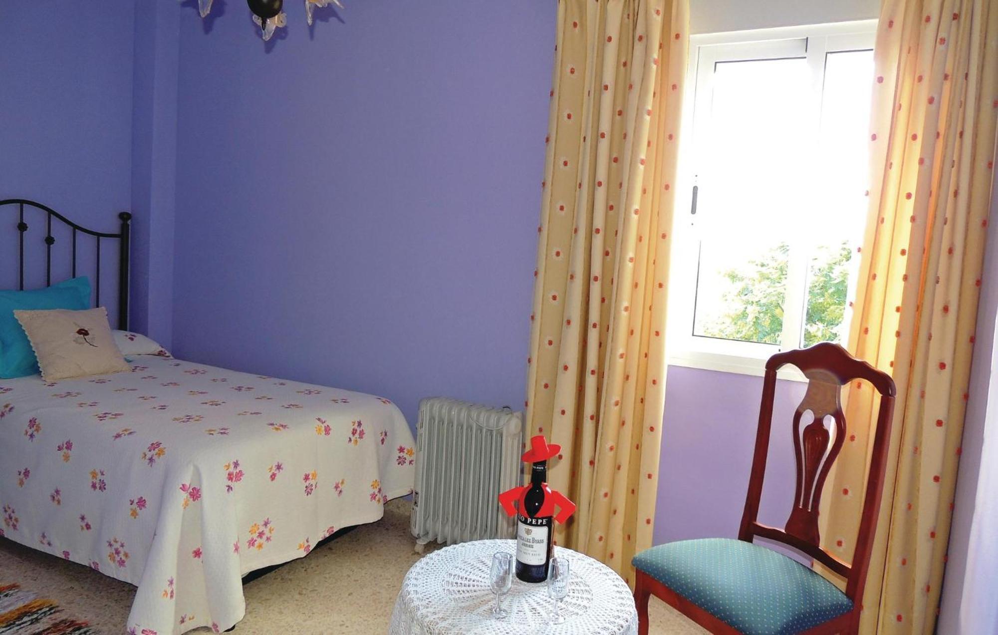 3 Bedroom Nice Apartment In Jerez De La Frontera Exteriör bild