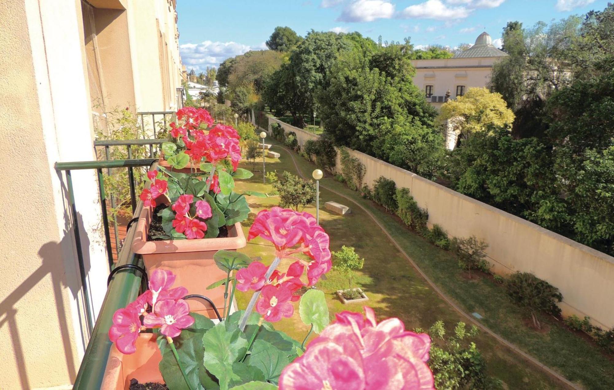 3 Bedroom Nice Apartment In Jerez De La Frontera Exteriör bild